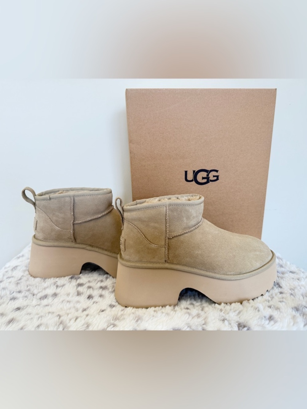 UGG Classic Ultra Mini New Heights Platform Boot Sz 9